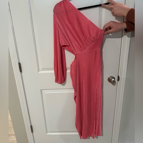 Pink one shoulder midi dress - Picture 2 of 3